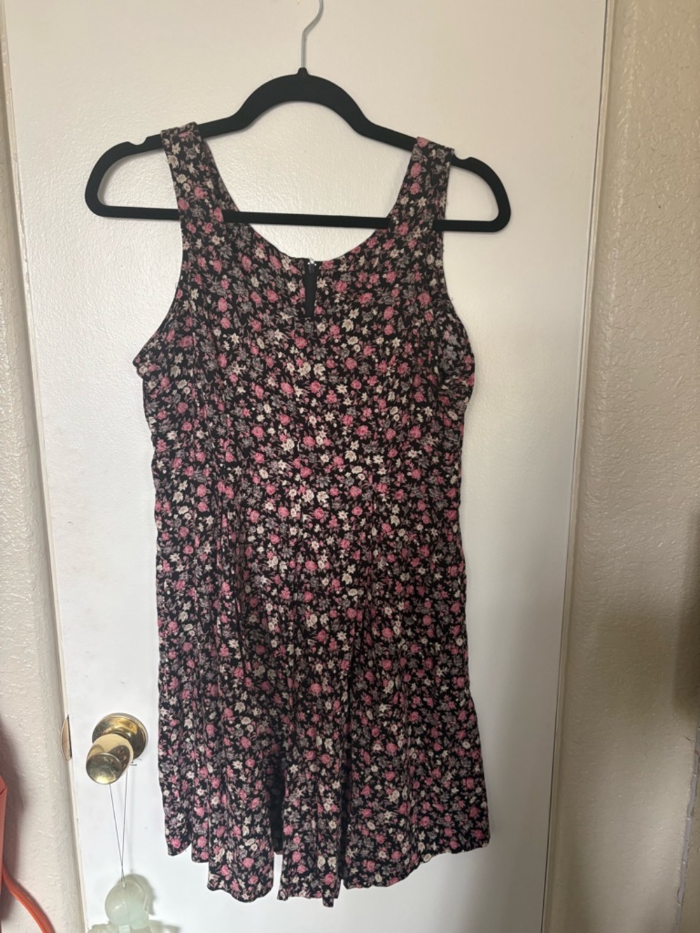 All That Jazz Floral Romper Women’s Medium